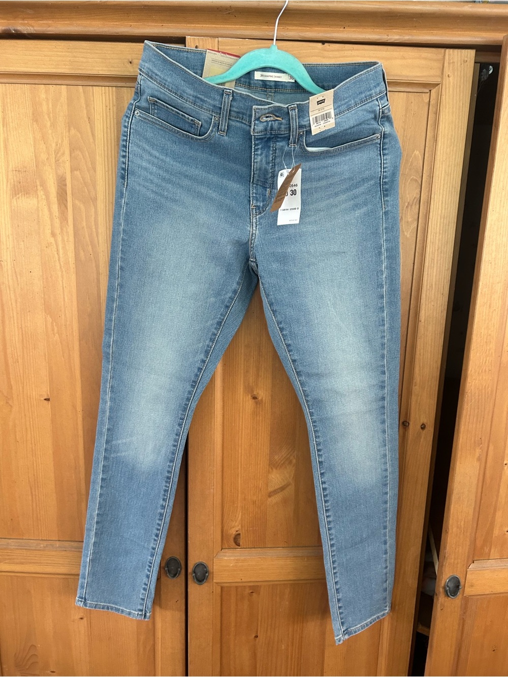 311 shaping skinny jeans, Levi’s